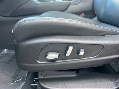 Certified 2025 Cadillac XT6 Premium Luxury image 12