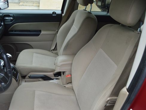 Used 2016 Jeep Patriot Latitude FWD image 15