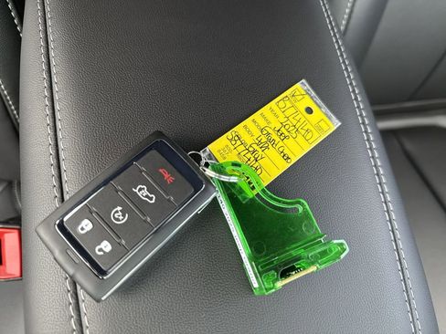 New 2025 Jeep Grand Cherokee L Limited w/ Black Appearance Package image 34