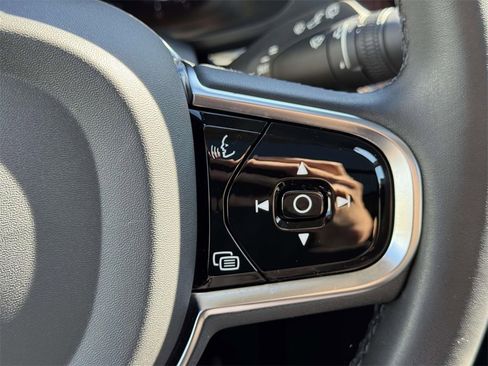 Certified 2023 Volvo XC60 B5 Plus image 20