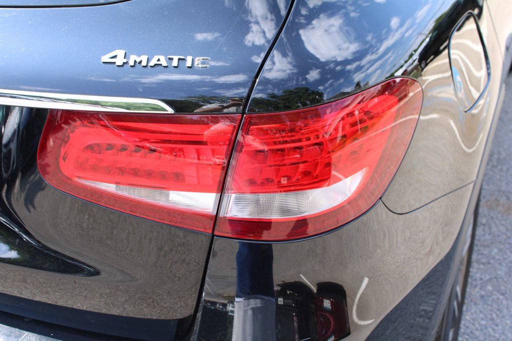 Used 2019 Mercedes-Benz GLC 300 4MATIC image 11