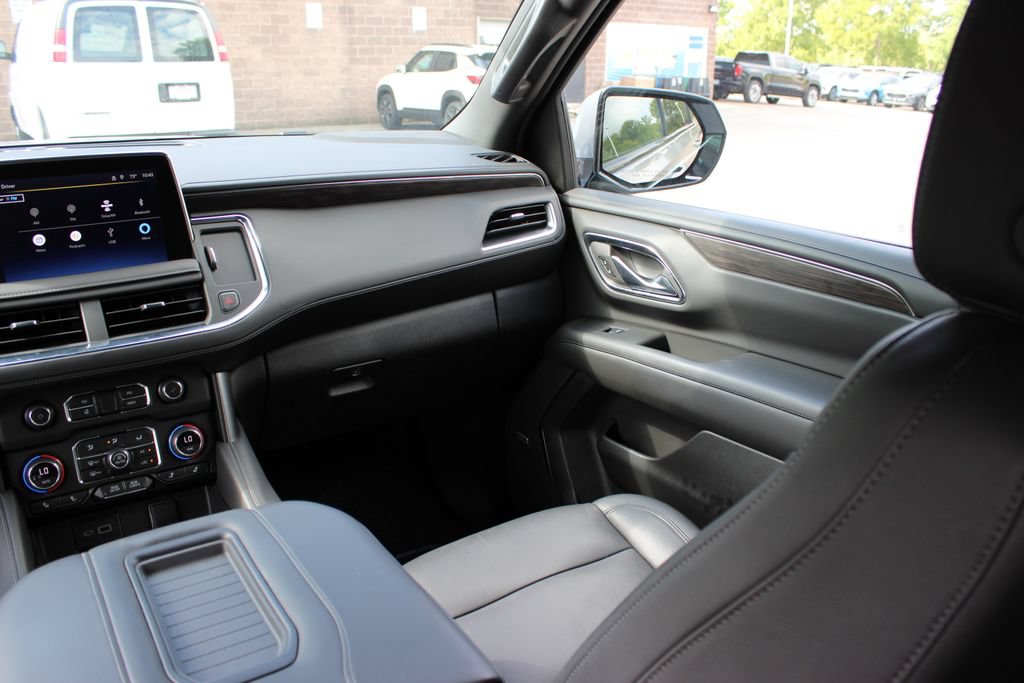 Used 2024 Chevrolet Suburban Z71 w/ Luxury Package AWD/4WD image 46