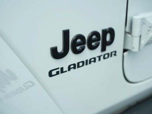Used 2021 Jeep Gladiator Overland AWD/4WD image 42