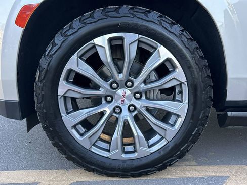 Used 2021 GMC Yukon XL Denali w/ Denali Ultimate Package AWD/4WD image 34