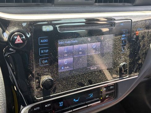 Used 2018 Toyota Corolla LE FWD image 9