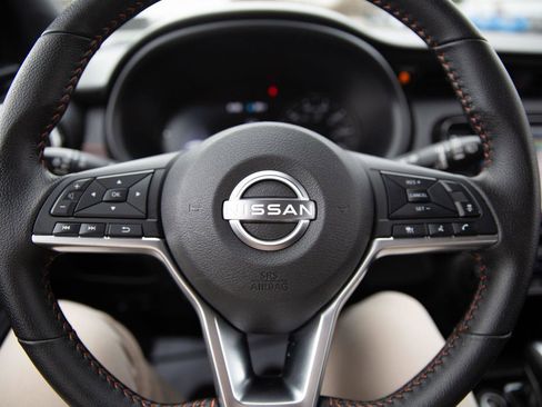 Used 2023 Nissan Kicks SR image 10