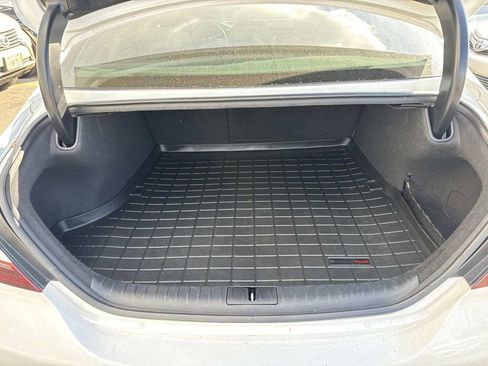 Used 2022 Genesis G70 3.3T image 8