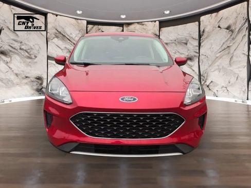 Used 2021 Ford Escape SE w/ Cold Weather Package AWD/4WD image 2