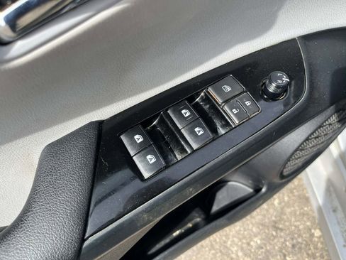 Used 2018 Toyota Prius Four w/ Advanced Technology Package image 9