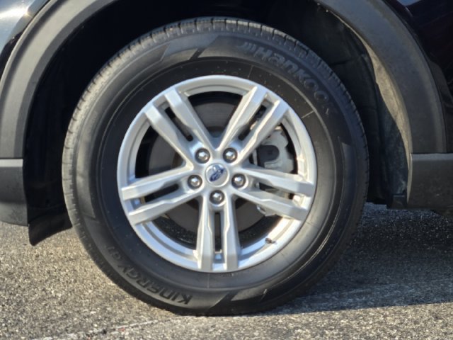 Used 2024 Ford Explorer XLT AWD/4WD image 10