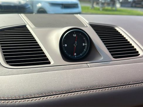 Used 2023 Porsche Cayenne image 19