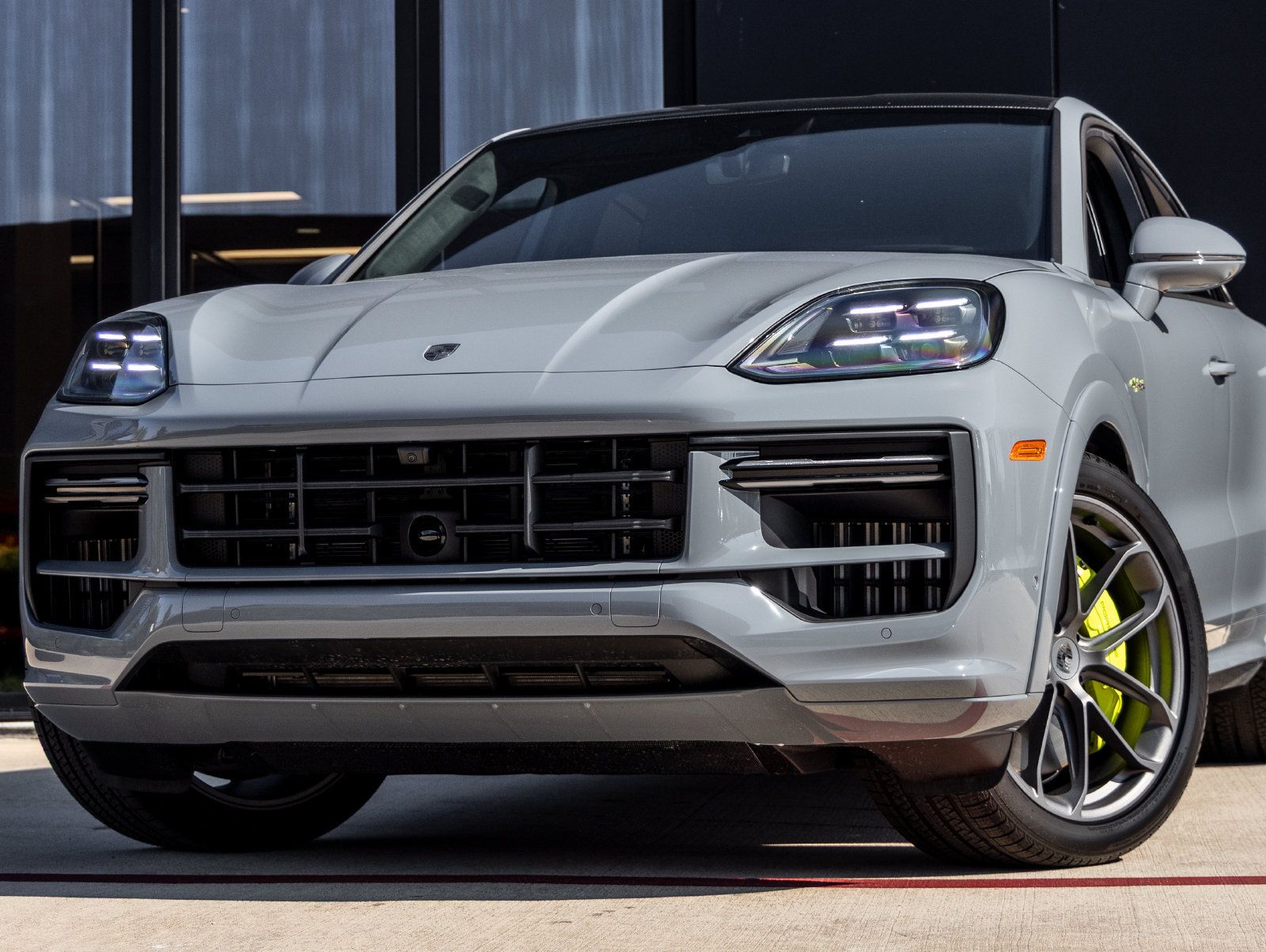 Certified 2025 Porsche Cayenne Turbo AWD/4WD image 7