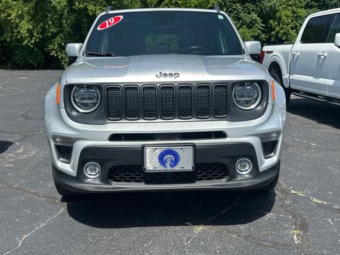 Used 2019 Jeep Renegade Limited w/ Quick Order Package 22P AWD/4WD image 2