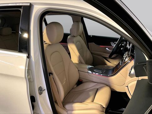 Used 2020 Mercedes-Benz GLC 300 4MATIC image 8