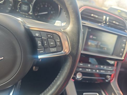 Used 2017 Jaguar F-PACE S image 24