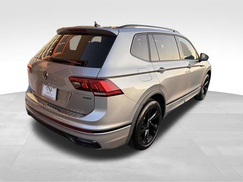 Used 2024 Volkswagen Tiguan SE R-Line AWD/4WD image 7