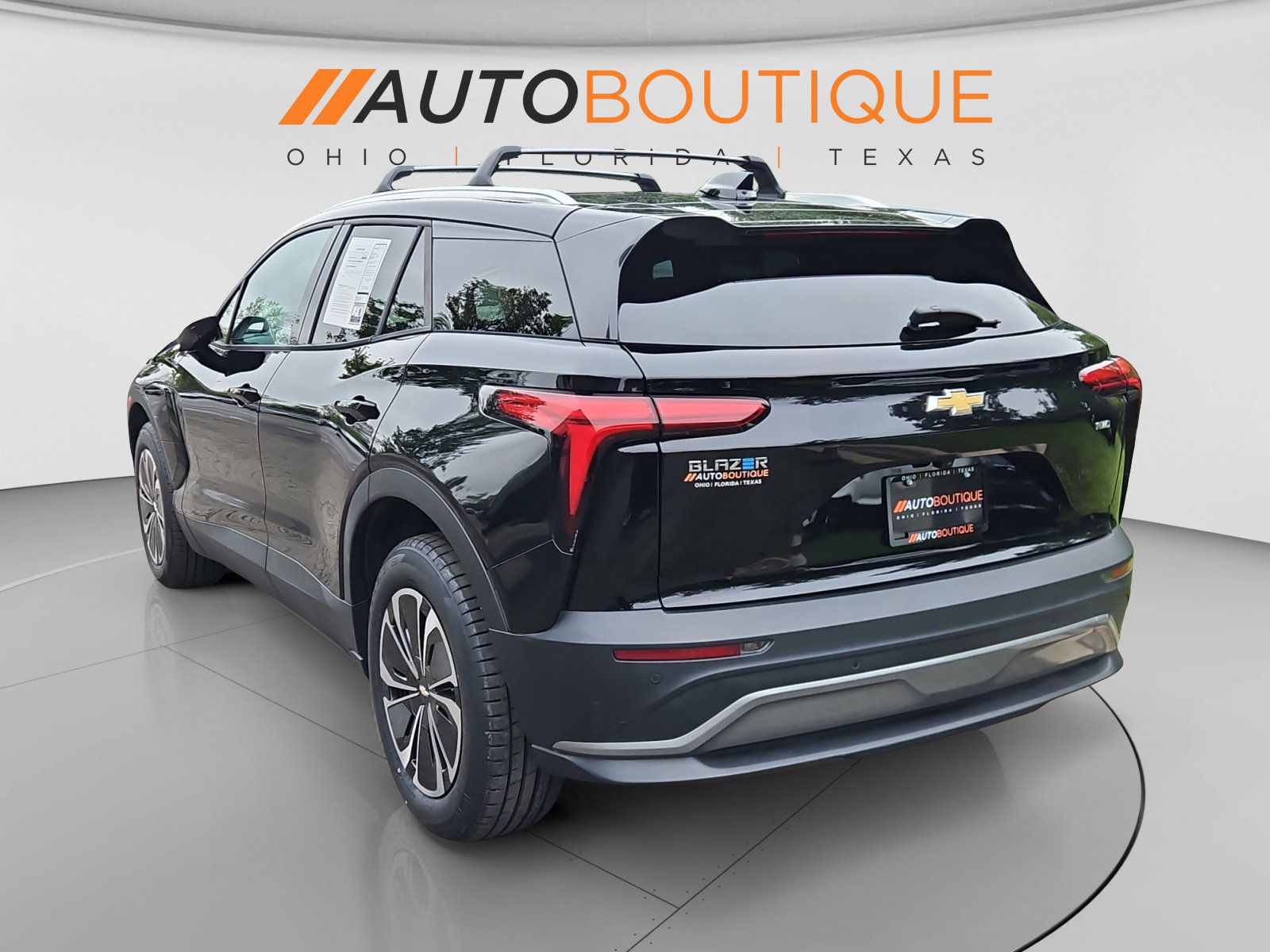Used 2024 Chevrolet Blazer EV LT AWD/4WD image 3