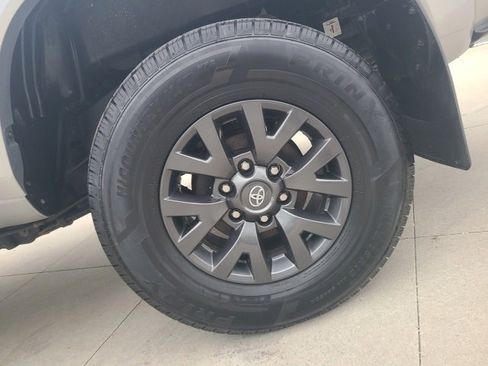 Used 2022 Toyota Tacoma SR5 image 12