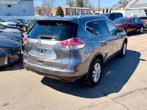 Used 2016 Nissan Rogue SV w/ SV Premium Package image 4