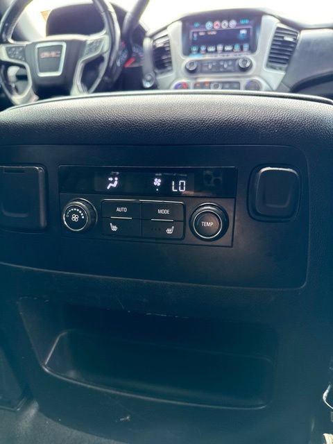 Used 2019 GMC Yukon XL SLT AWD/4WD image 17