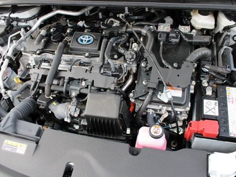 Certified 2024 Toyota Corolla SE image 28