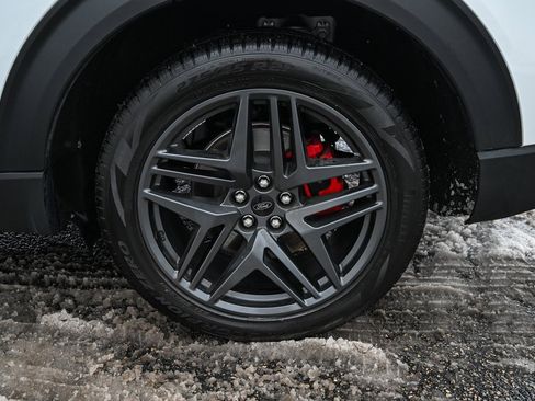 Used 2025 Ford Explorer ST image 13