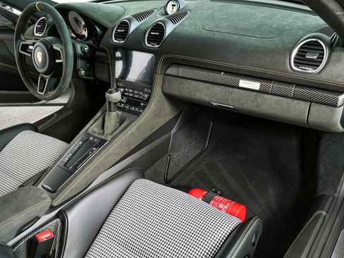 Certified 2025 Porsche 718 Boxster Spyder RS RWD image 21