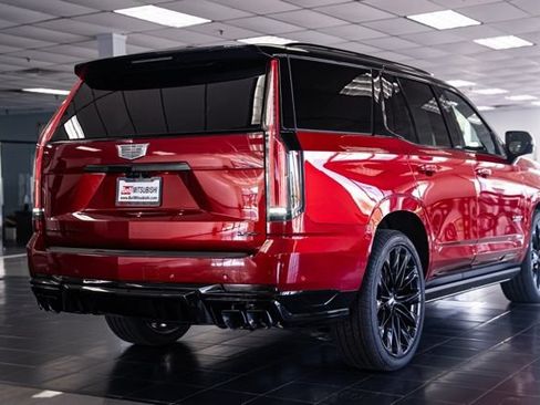 Used 2025 Cadillac Escalade V w/ LPO, ONYX Package AWD/4WD image 5