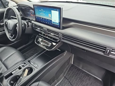 Used 2025 Lincoln Corsair Reserve w/ Jet Appearance Package image 27