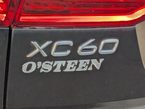 Used 2021 Volvo XC60 T8 R-Design w/ Advanced Package image 17