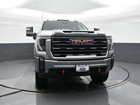 Used 2024 GMC Sierra 2500 AT4 w/ Technology Package AWD/4WD image 18