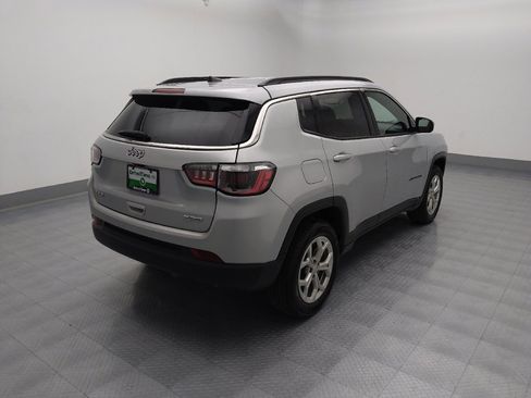 Used 2024 Jeep Compass Latitude image 9