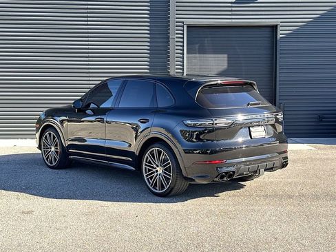 Used 2023 Porsche Cayenne GTS image 11