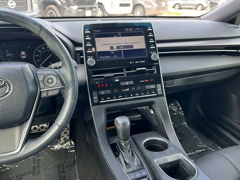 Used 2019 Toyota Avalon XSE image 17