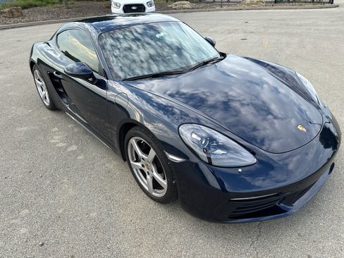 Used 2018 Porsche 718 Cayman RWD image 4