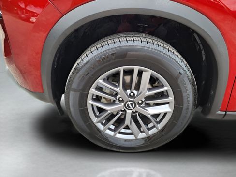 Used 2023 Nissan Rogue S image 20