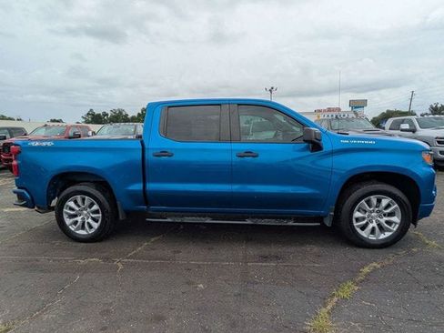 Used 2023 Chevrolet Silverado 1500 Custom AWD/4WD image 3