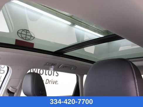 New 2026 Volkswagen Taos SEL image 12