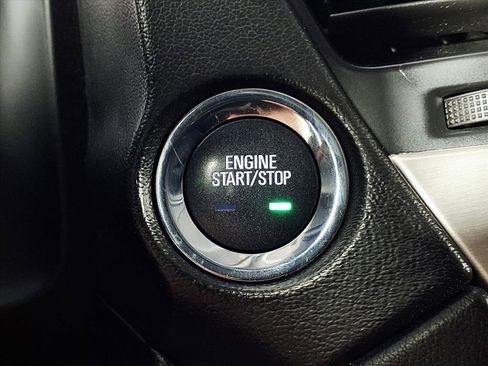 Used 2018 GMC Yukon Denali image 16