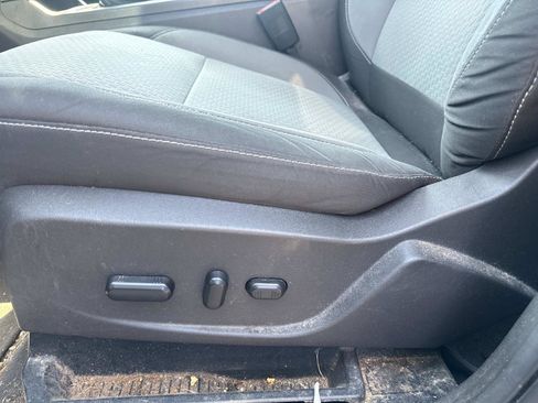Used 2017 Ford Escape SE FWD image 5