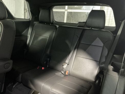 Used 2023 Chevrolet Traverse Premier AWD/4WD image 26