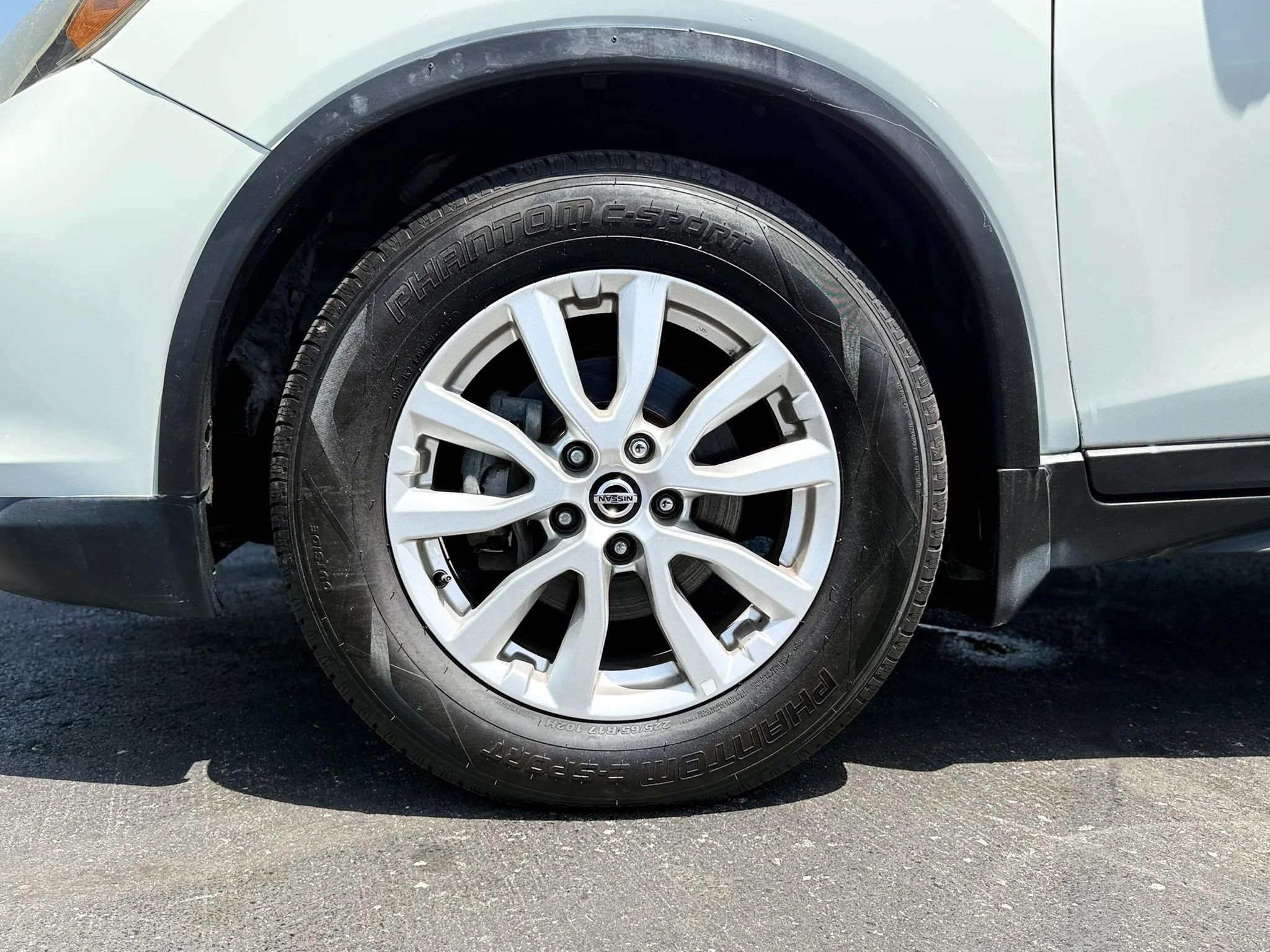 Used 2020 Nissan Rogue S w/ Special Edition Package FWD image 38