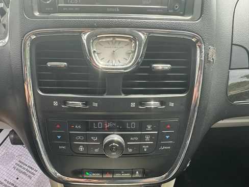 Used 2012 Chrysler Town & Country Touring-L w/ Entertainment Group #2 image 32