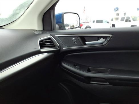 Used 2022 Ford Edge SEL w/ Convenience Package image 18