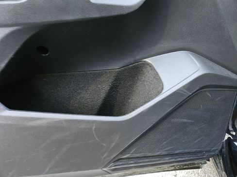 Used 2020 Volkswagen Tiguan S image 16