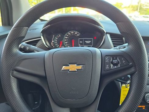 Used 2020 Chevrolet Trax LS FWD image 12