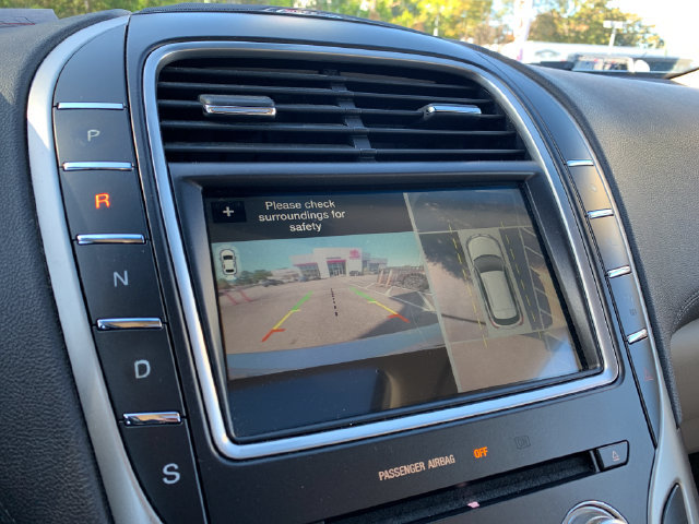 Used 2016 Lincoln MKX Reserve w/ Technology Package FWD image 33