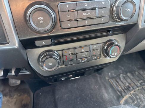 Used 2015 Ford F150 XLT w/ Equipment Group 302A Luxury image 10