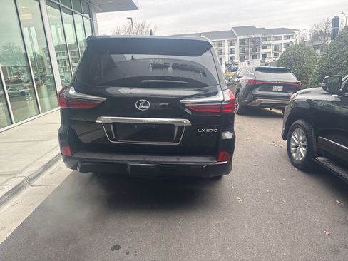 Used 2018 Lexus LX 570 4WD w/ Luxury Package image 5