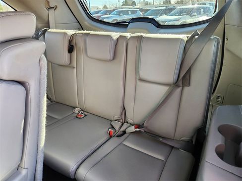 Used 2015 Toyota Highlander XLE image 10